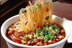 曲阜市天陽(yáng)機(jī)械制造 專業(yè)打造紅薯土豆酸辣粉機(jī)及全套淀粉食品加工設(shè)備